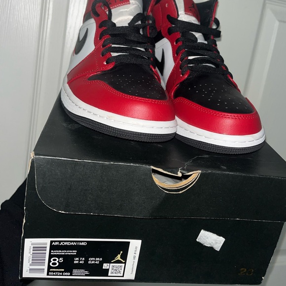 Nike Air Jordan 1 Mid Red Black White Shoes - Picture 3 of 3